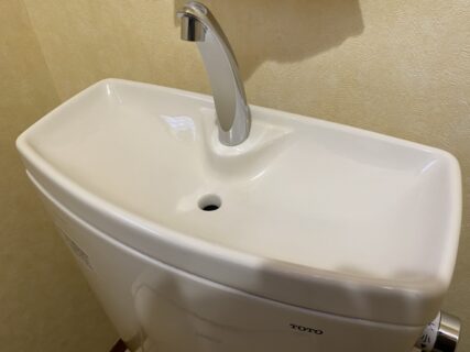 トイレの清掃＆ガラスコーティングを東京都杉並区浜田山で行いました。【施工事例50】