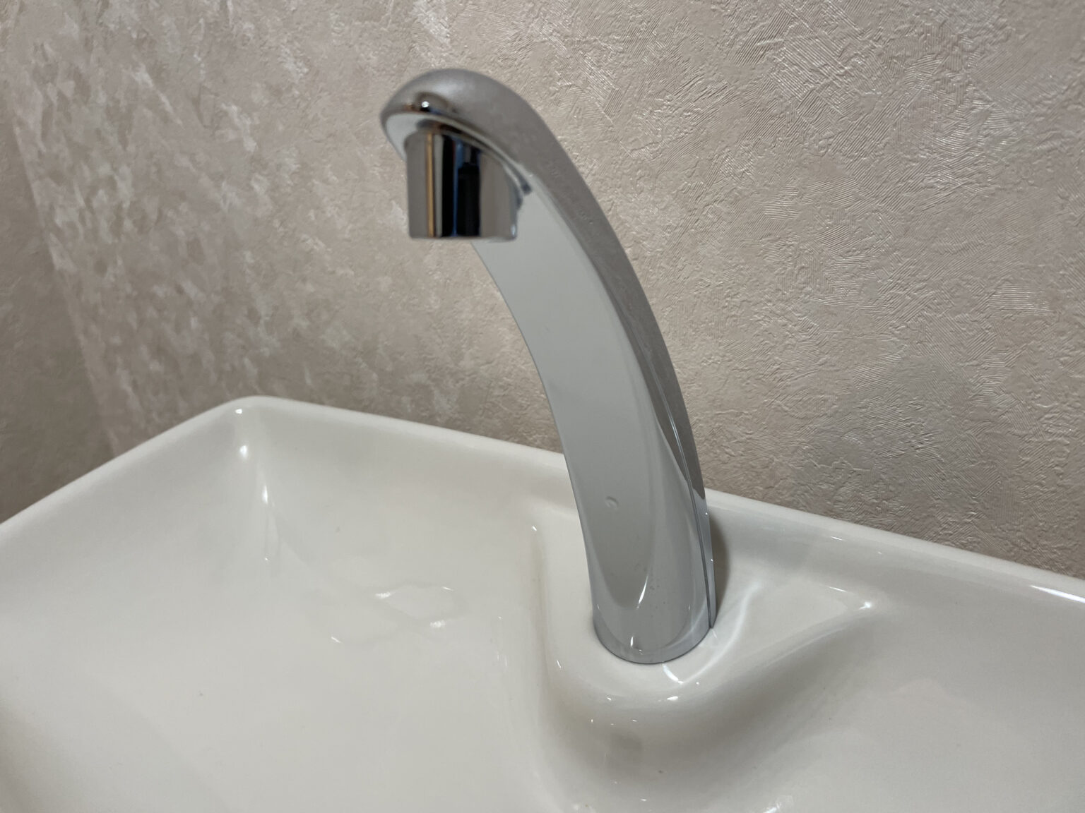 水回りコーティング業者は川崎・横浜・東京施工可能なPLUS ONEへ