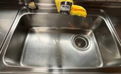 東京都練馬区でキッチンのガラスコーティングを行いました。【施工事例123】