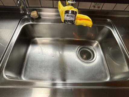 東京都練馬区でキッチンのガラスコーティングを行いました。【施工事例123】