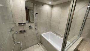 東京都江東区豊洲にてお風呂（浴室）のガラスコーティングを行いました。【施工事例143】