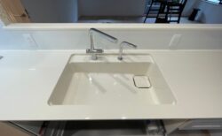 千葉県浦安市でマンション、キッチンのガラスコーティングを行いました。【施工事例142】