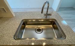 東京都立川市泉町でキッチンのガラスコーティングを行いました。【施工事例141】